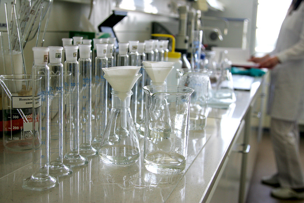 Equipment used to detect water quality and color Equipment used to detect water quality and color