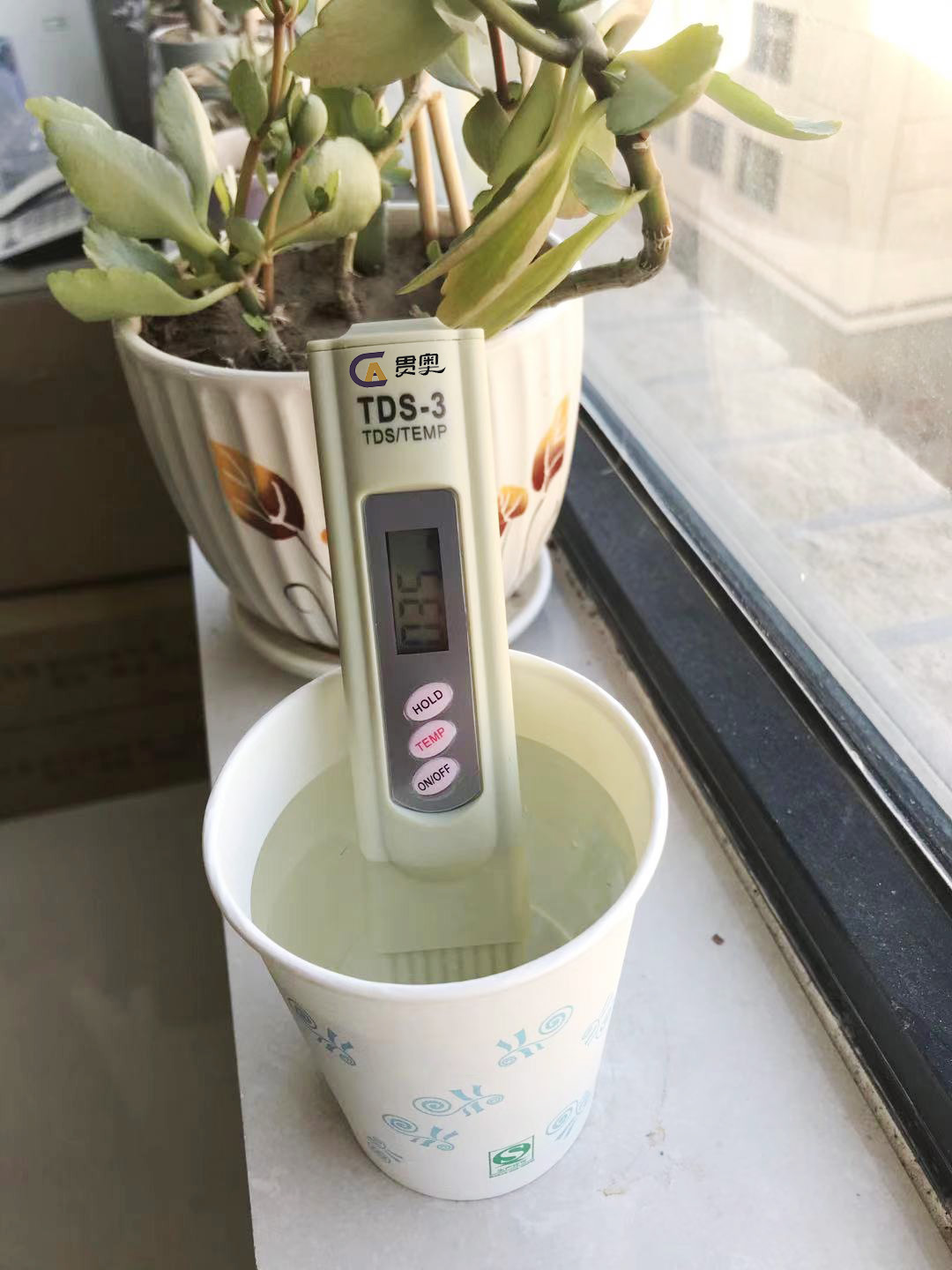 Detection of pure water conductivity Detection of pure water conductivity