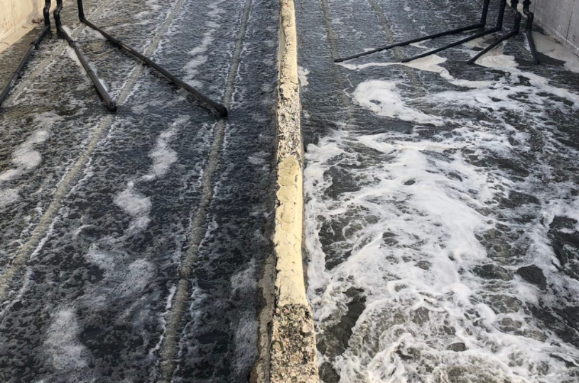 生物污水处理后检测水样采集